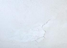 Αποσάθρωση σοβά (σε μικρό ή μεγαλύτερο εύρος), εσωτερικής τοιχοποιίας